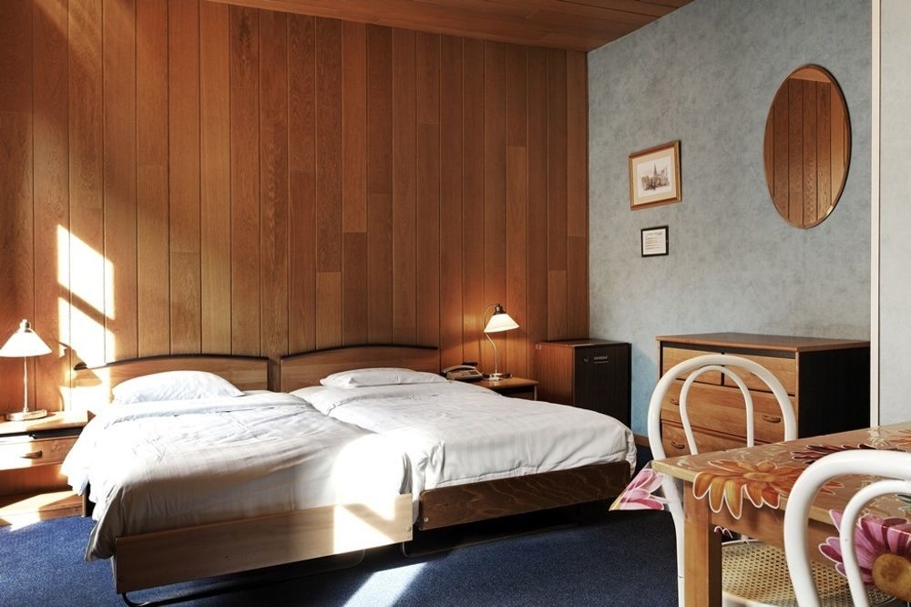 Hotel Central Hotel 2*