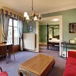 Hotel Central 2*